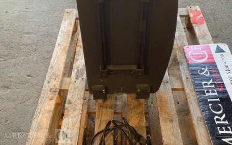 BST MEETY  SON007882