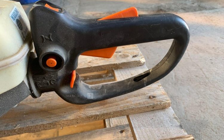STIHL HS82R  TAI010545