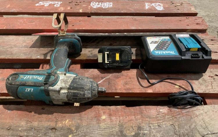 MAKITA DTW450  BOU010012