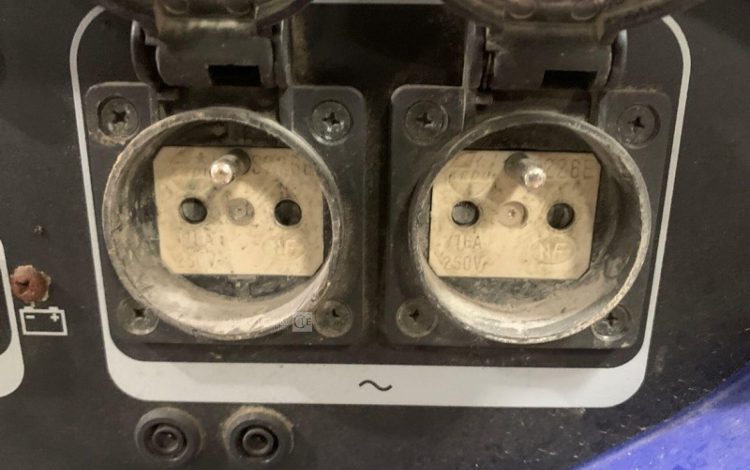 YAMAHA EF2400IS INVERTER  GRO010722