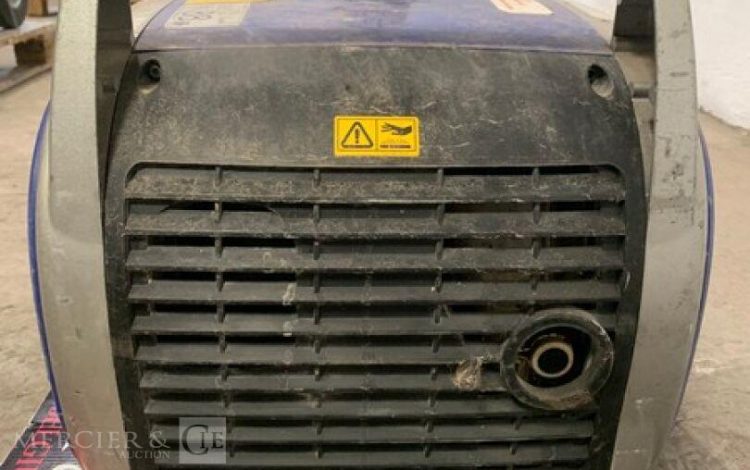 YAMAHA EF2400IS INVERTER  GRO010722