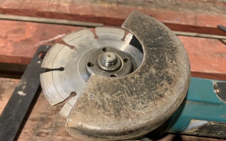 MAKITA 9565PCV  MEU010690