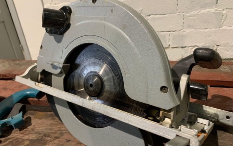 MAKITA 5903R  SCI010074