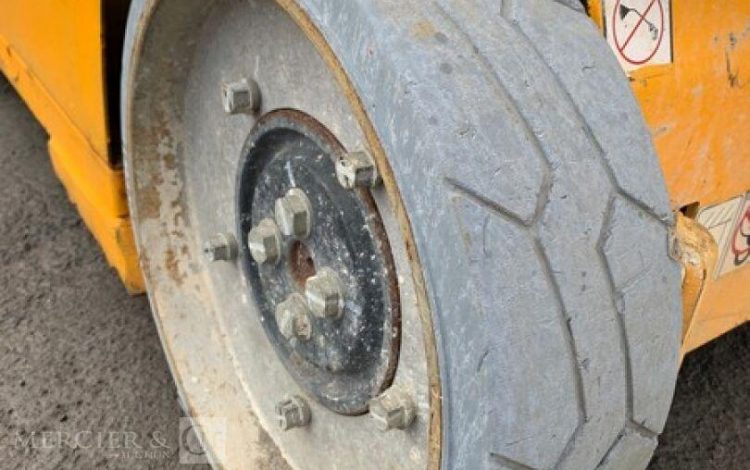 JLG TOUCAN 8E  ELE010275