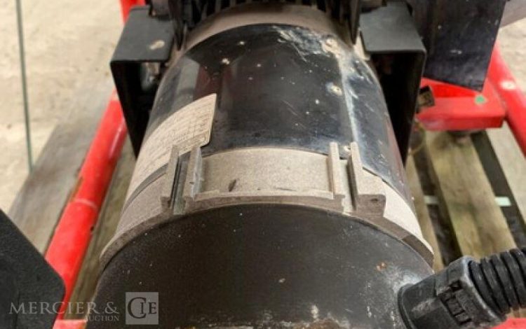 SDMO PERFORM 4500 XL  102MAM9