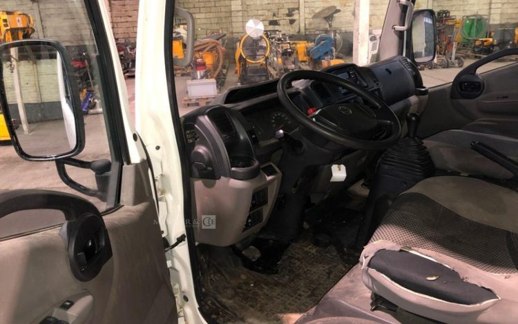 NISSAN NT400  FD-097-GH