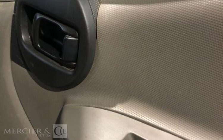 NISSAN NT400  FD-097-GH