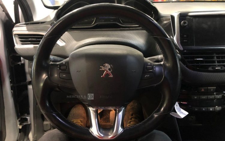 PEUGEOT 208  FB-790-WX