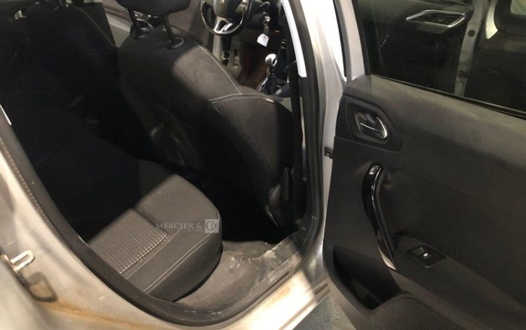 PEUGEOT 208  FB-790-WX