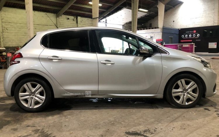 PEUGEOT 208  FB-790-WX