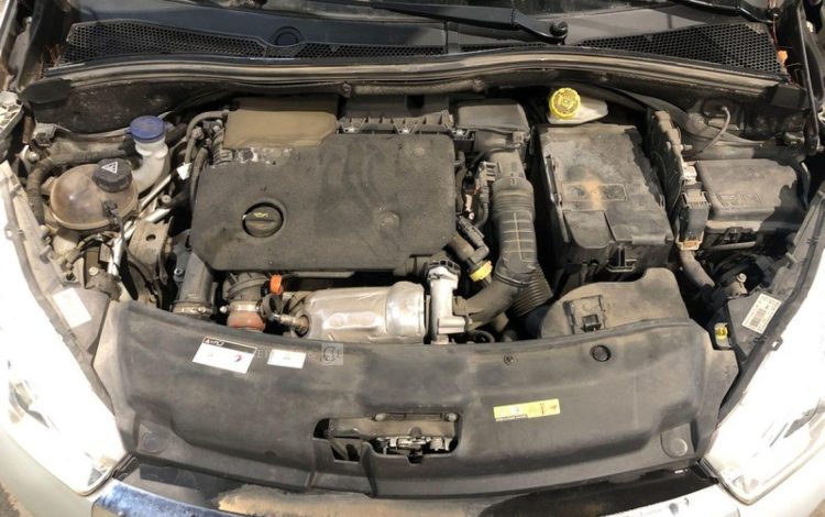 PEUGEOT 208  FB-790-WX