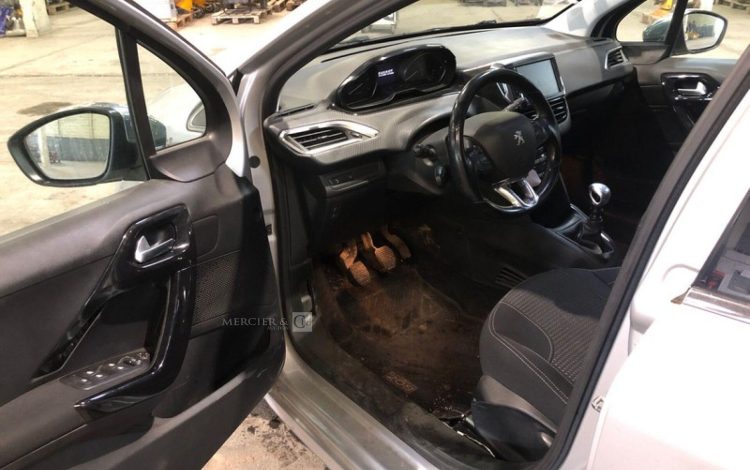 PEUGEOT 208  FB-790-WX