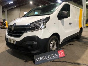 RENAULT TRAFIC  FR-824-RH