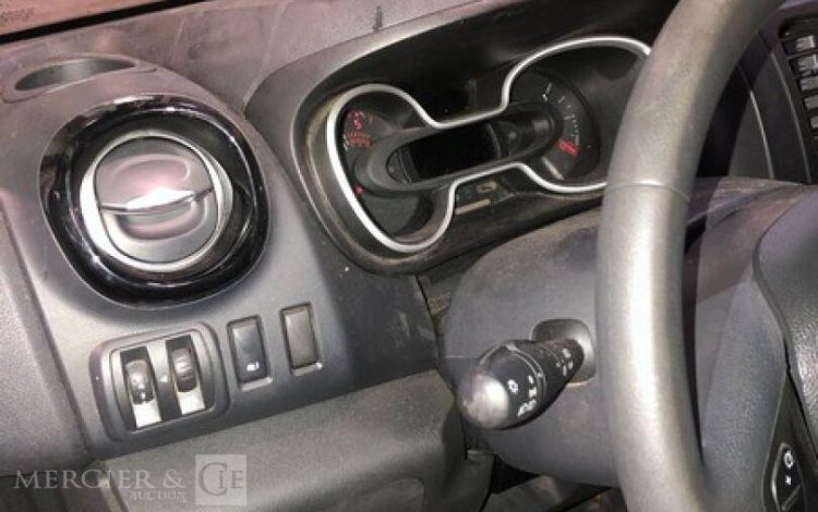 RENAULT TRAFIC  FR-824-RH