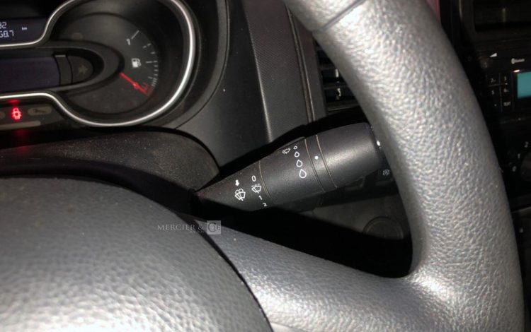 RENAULT TRAFIC  FR-824-RH