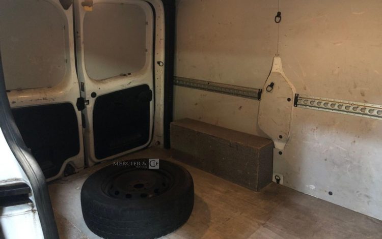 RENAULT TRAFIC  FR-824-RH