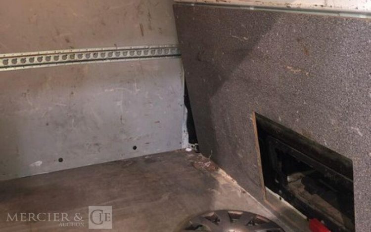 RENAULT TRAFIC  FR-824-RH