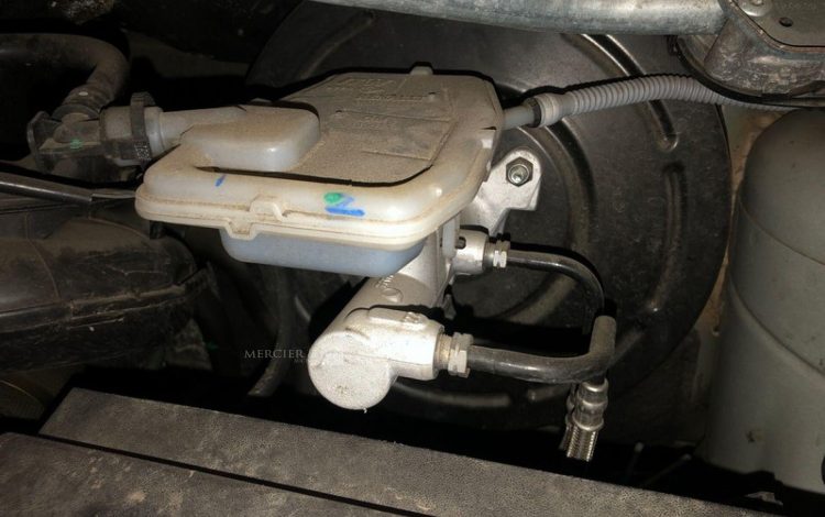 RENAULT TRAFIC  FR-824-RH