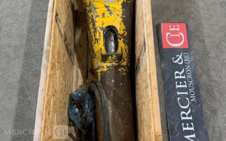 MONTABERT SC28  MAR010257