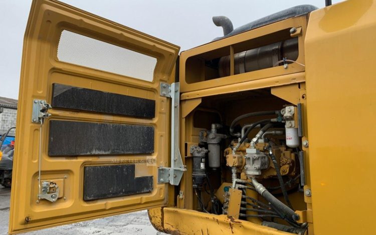 CATERPILLAR 320E  240419