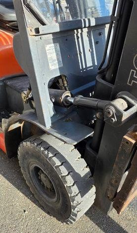 TOYOTA CHARIOT ELEVATEUR GAZ – 42-6FGF15 – CAPACITE 1,4T – 12465 H – EN DESIGNATION  20618