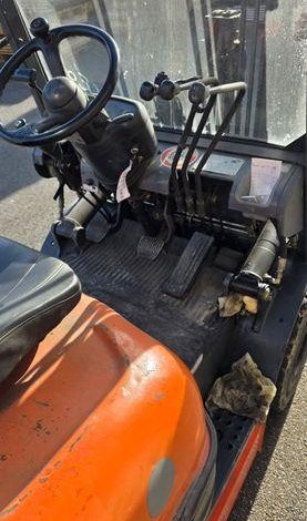 TOYOTA CHARIOT ELEVATEUR GAZ – 42-6FGF15 – CAPACITE 1,4T – 12465 H – EN DESIGNATION  20618