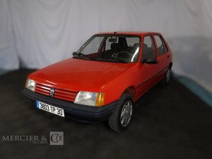 PEUGEOT 205 ROUGE 3803TP30