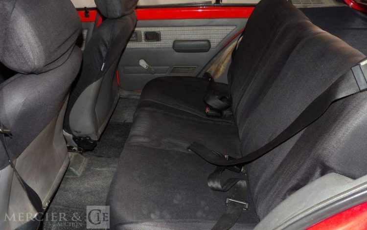 PEUGEOT 205 ROUGE 3803TP30