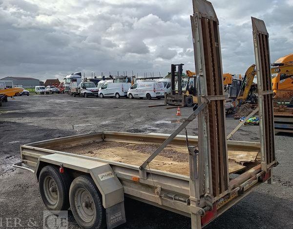 HUBIERE REMORQUE V 3500 TR PORTE ENGIN – 2 ESSIEUX – PTAC 3,5 TONNES –  689CGR59