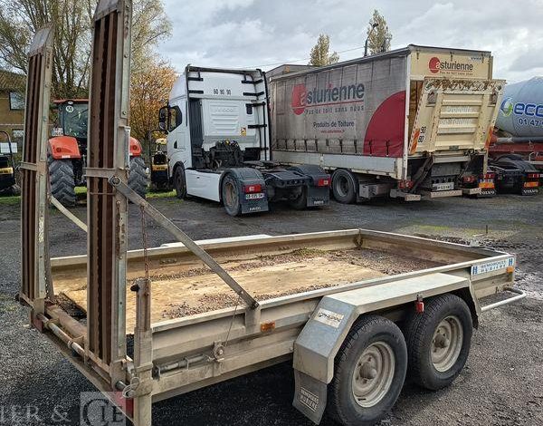HUBIERE REMORQUE V 3500 TR PORTE ENGIN – 2 ESSIEUX – PTAC 3,5 TONNES –  689CGR59