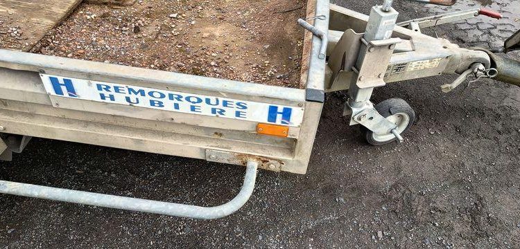 HUBIERE REMORQUE V 3500 TR PORTE ENGIN – 2 ESSIEUX – PTAC 3,5 TONNES –  689CGR59