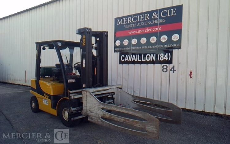 YALE CHARIOT MAT FRONTAL THERMIQUE AVEC PINCE A BALLE GLP25VX 1745H AN2021 JAUNE 7724V