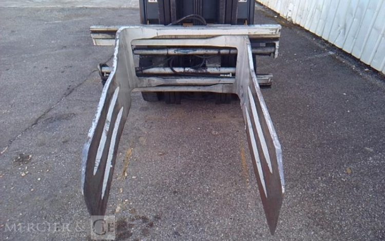 YALE CHARIOT MAT FRONTAL THERMIQUE AVEC PINCE A BALLE GLP25VX 1745H AN2021 JAUNE 7724V