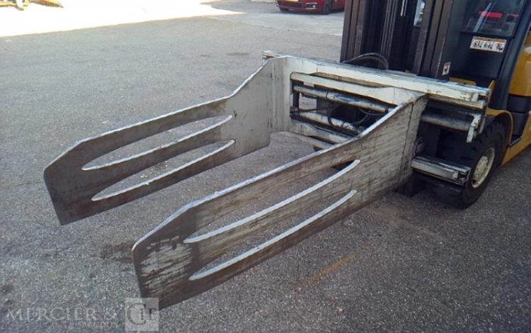 YALE CHARIOT MAT FRONTAL THERMIQUE AVEC PINCE A BALLE GLP25VX 1745H AN2021 JAUNE 7724V