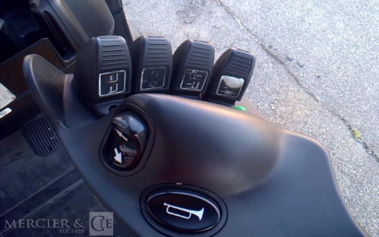 YALE CHARIOT MAT FRONTAL THERMIQUE AVEC PINCE A BALLE GLP25VX 1745H AN2021 JAUNE 7724V