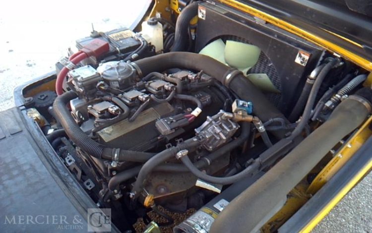 YALE CHARIOT MAT FRONTAL THERMIQUE AVEC PINCE A BALLE GLP25VX 1745H AN2021 JAUNE 7724V