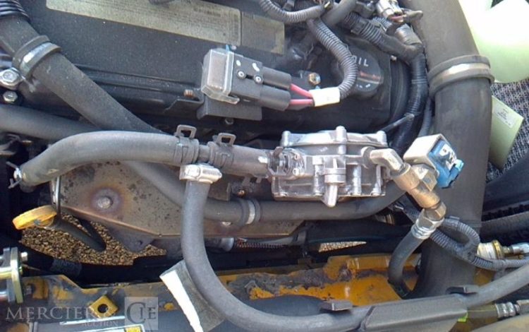 YALE CHARIOT MAT FRONTAL THERMIQUE AVEC PINCE A BALLE GLP25VX 1745H AN2021 JAUNE 7724V