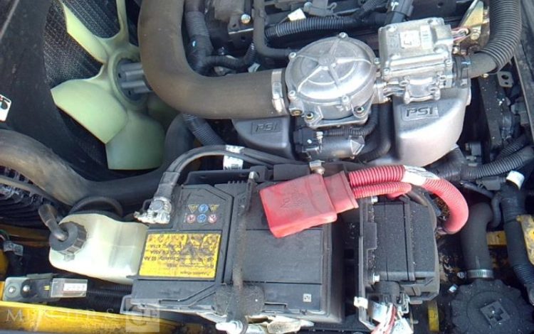 YALE CHARIOT MAT FRONTAL THERMIQUE AVEC PINCE A BALLE GLP25VX 1745H AN2021 JAUNE 7724V