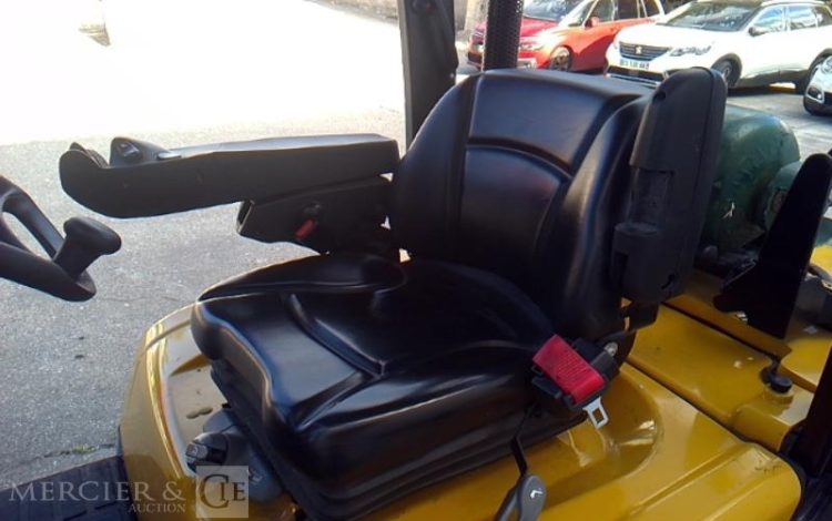 YALE CHARIOT MAT FRONTAL THERMIQUE A GAZ GLP35VX 606H AN2022 JAUNE 8292W