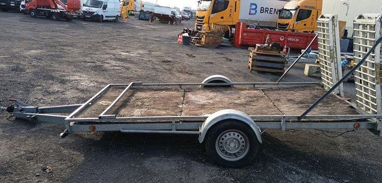 UFAC REMORQUE PLATEAU – 1 ESSIEU – PTAC : 750 KGS – ANNEE 2010  AP-335-PQ