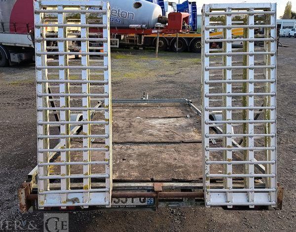UFAC REMORQUE PLATEAU – 1 ESSIEU – PTAC : 750 KGS – ANNEE 2010  AP-335-PQ