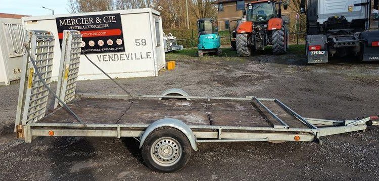 UFAC REMORQUE PLATEAU – 1 ESSIEU – PTAC : 750 KGS – ANNEE 2010  AP-335-PQ