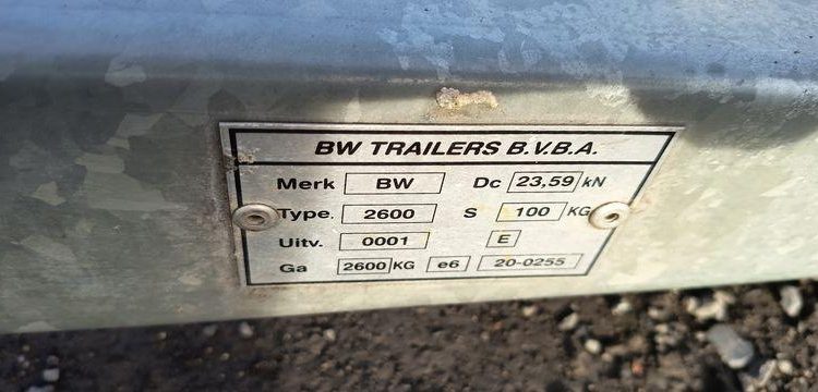 UFAC REMORQUE PLATEAU – 1 ESSIEU – PTAC : 750 KGS – ANNEE 2010  AP-335-PQ