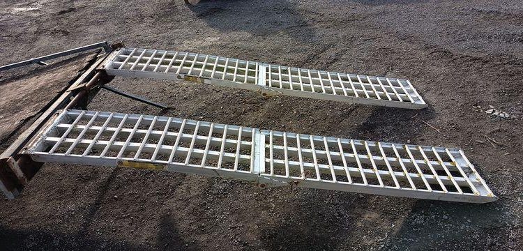 UFAC REMORQUE PLATEAU – 1 ESSIEU – PTAC : 750 KGS – ANNEE 2010  AP-335-PQ