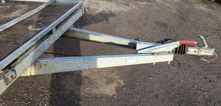 UFAC REMORQUE PLATEAU – 1 ESSIEU – PTAC : 750 KGS – ANNEE 2010  AP-335-PQ