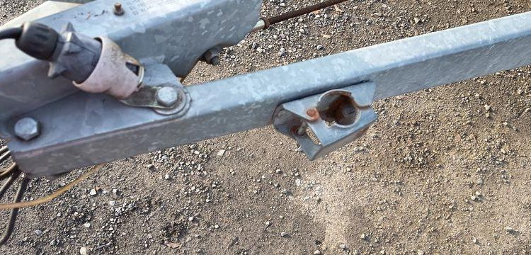 UFAC REMORQUE PLATEAU – 1 ESSIEU – PTAC : 750 KGS – ANNEE 2010  AP-335-PQ