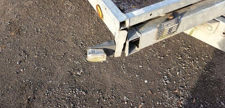 UFAC REMORQUE PLATEAU – 1 ESSIEU – PTAC : 750 KGS – ANNEE 2010  AP-335-PQ