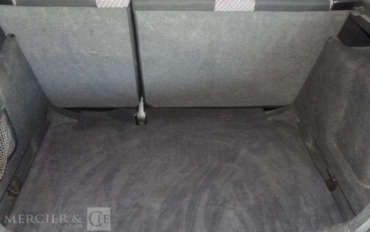 SEAT LEON 1.9 TDI 105 REFERENCE NOIR AP-703-TQ