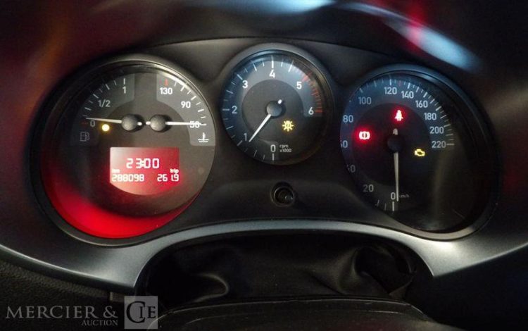 SEAT LEON 1.9 TDI 105 REFERENCE NOIR AP-703-TQ