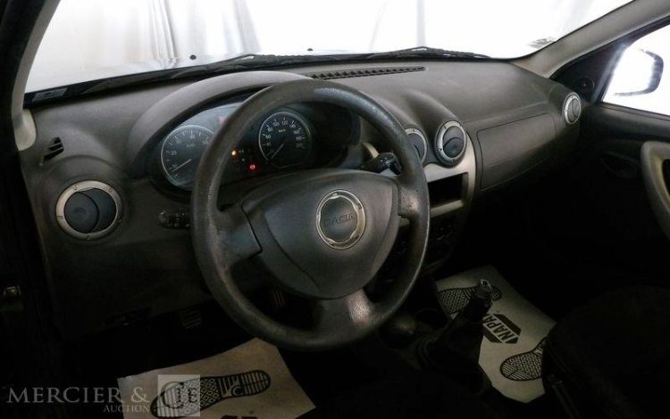 DACIA SANDERO GRIS BD-042-JS